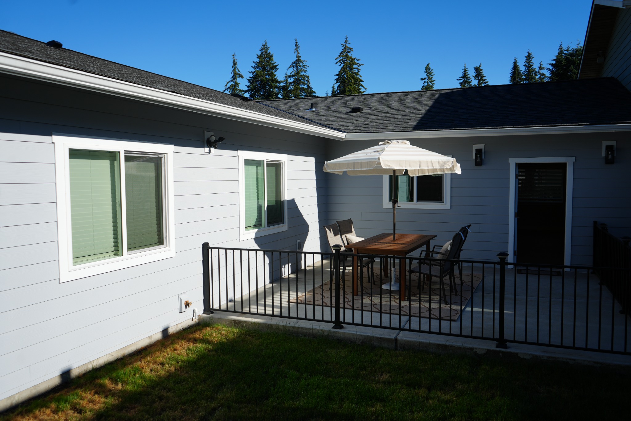 Outdoor patio at Warka Adult Family Home